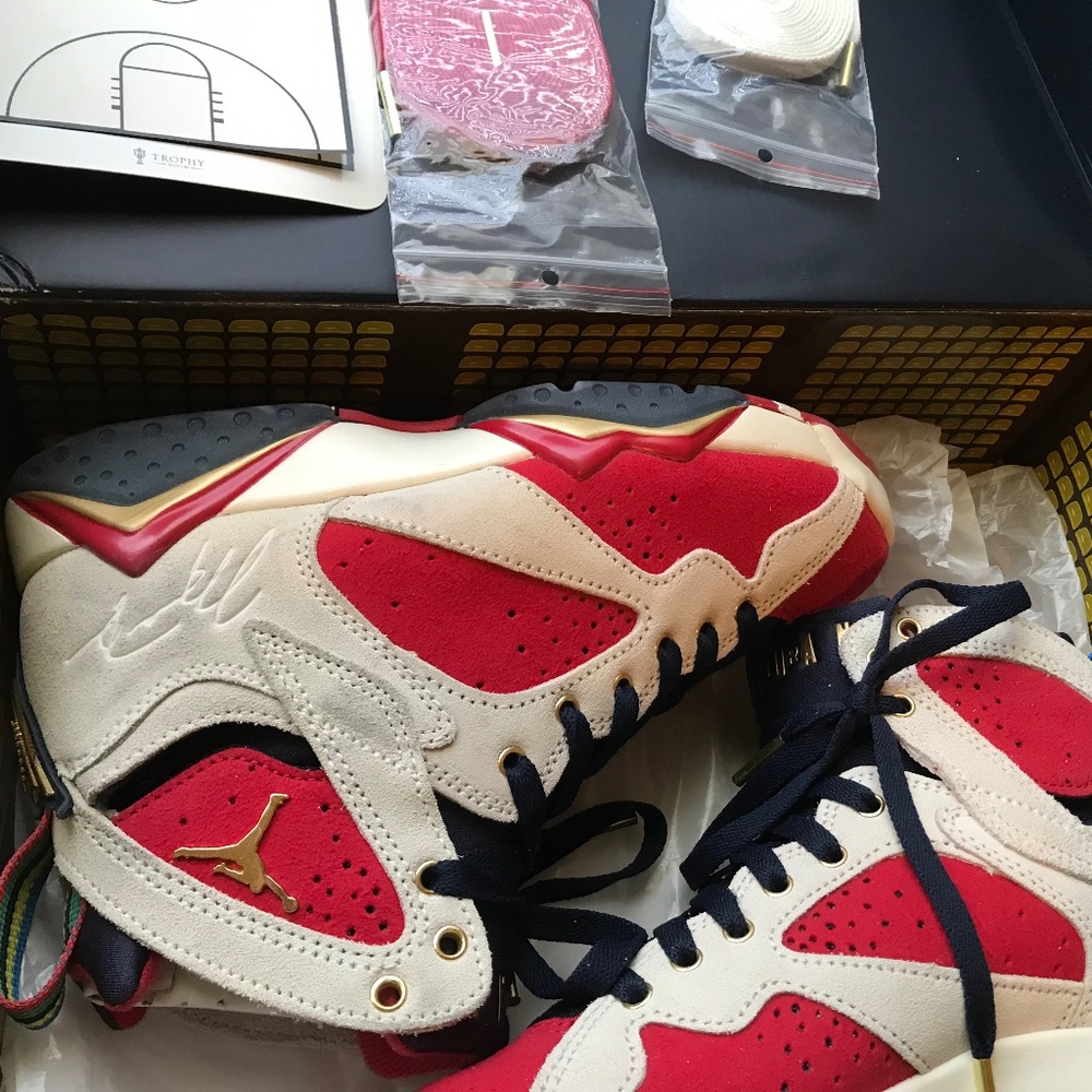 Jordan 7 Retro Trophy Room New Sheriff in Town